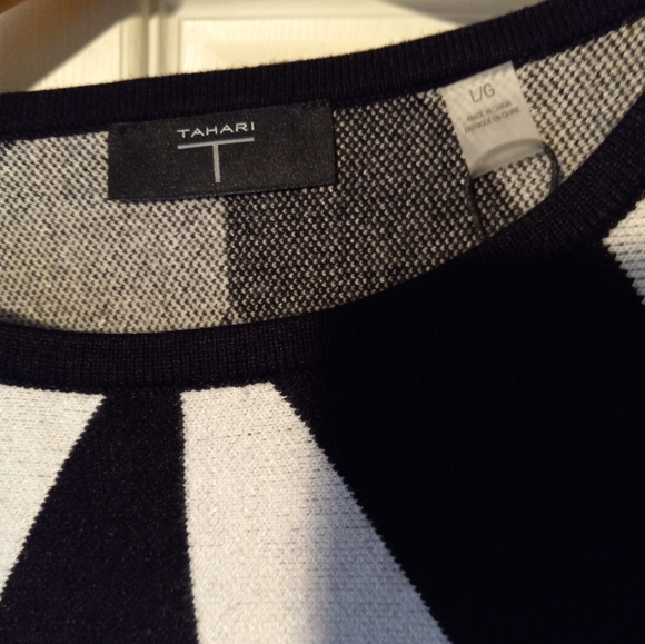 Tamar colorblock sweater. - Picture 3 of 4